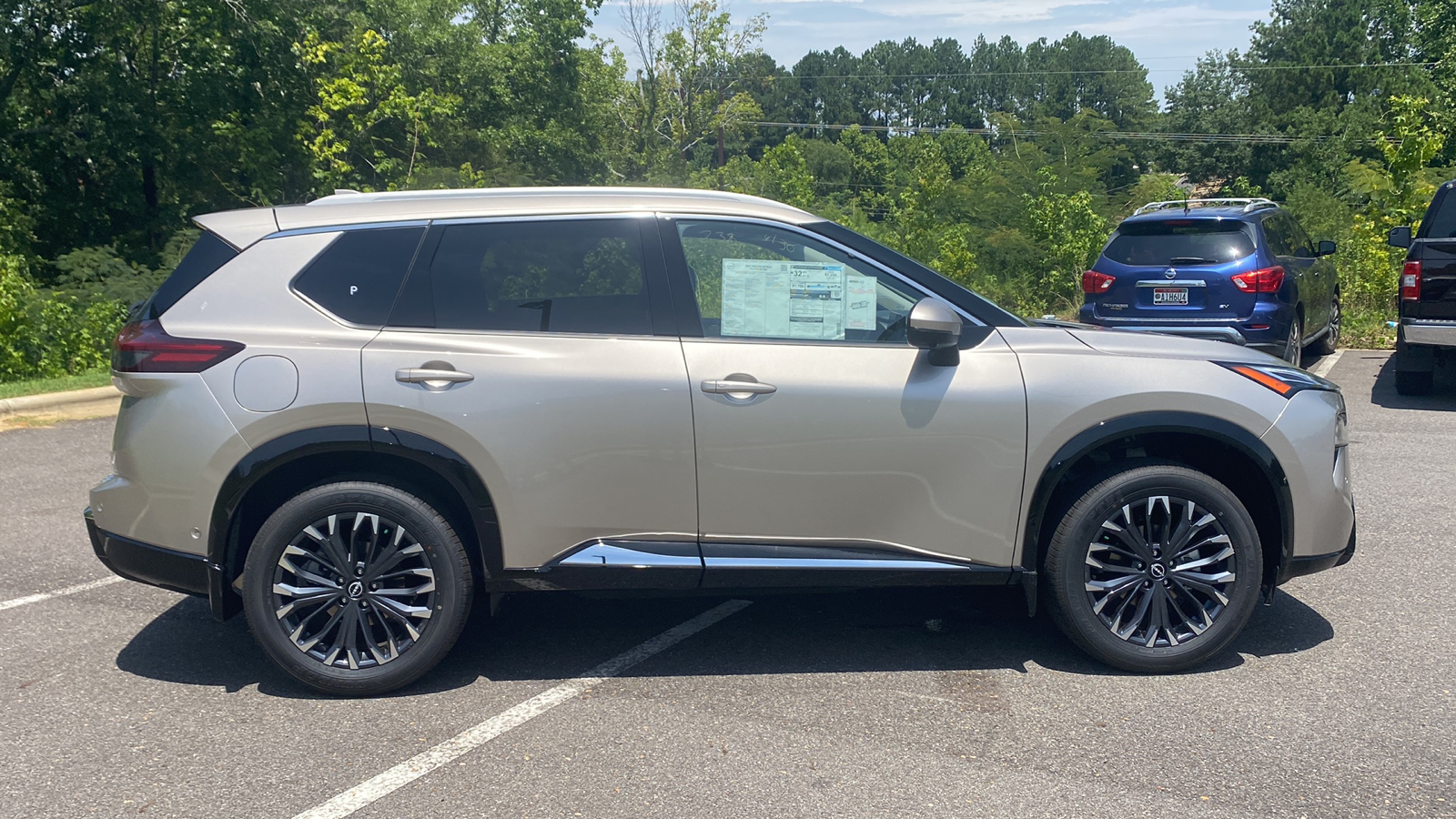 2024 Nissan Rogue Platinum 9