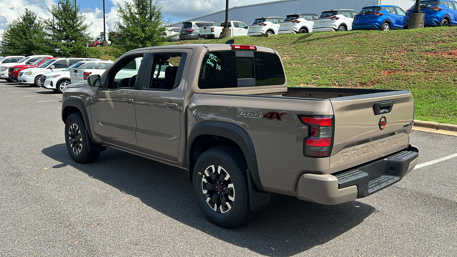 2024 Nissan Frontier PRO-4X 6