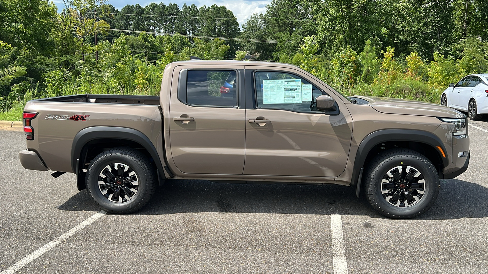 2024 Nissan Frontier PRO-4X 9