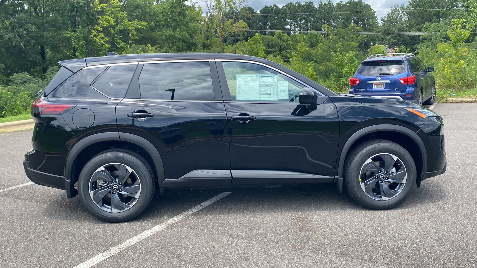 2024 Nissan Rogue SV 9