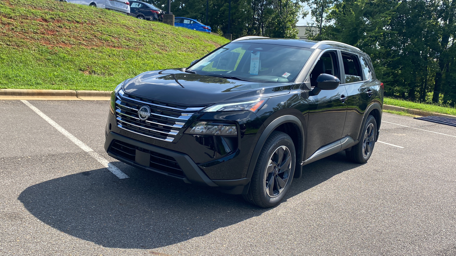 2024 Nissan Rogue SV 4