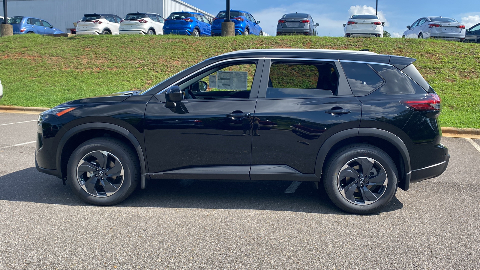 2024 Nissan Rogue SV 5