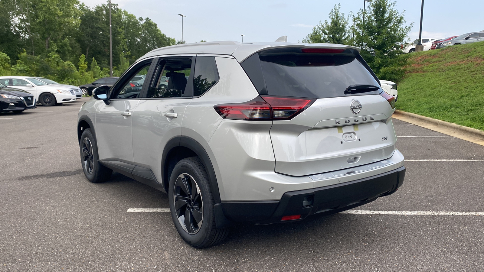 2024 Nissan Rogue SV 6