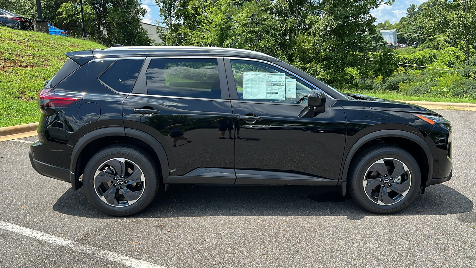 2024 Nissan Rogue SV 9