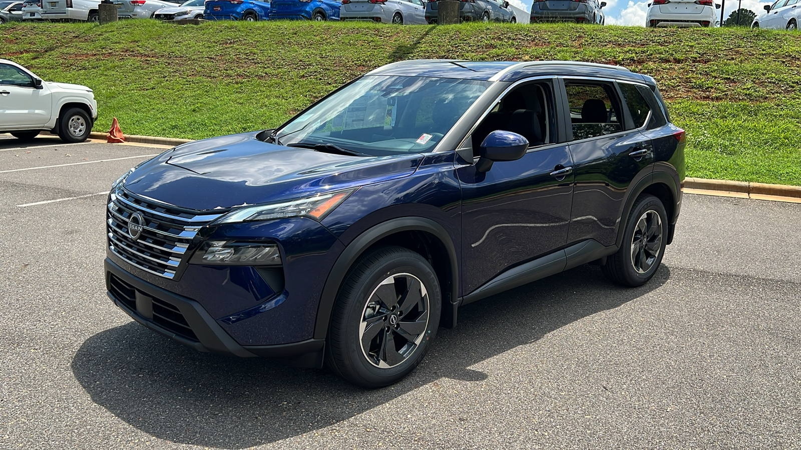 2024 Nissan Rogue SV 4