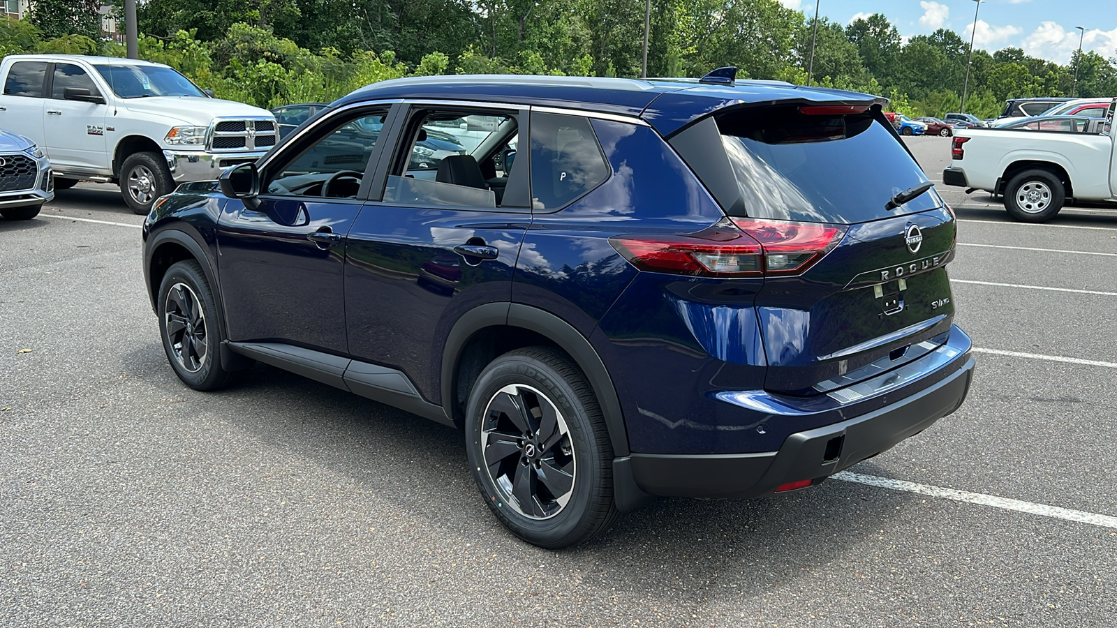 2024 Nissan Rogue SV 6