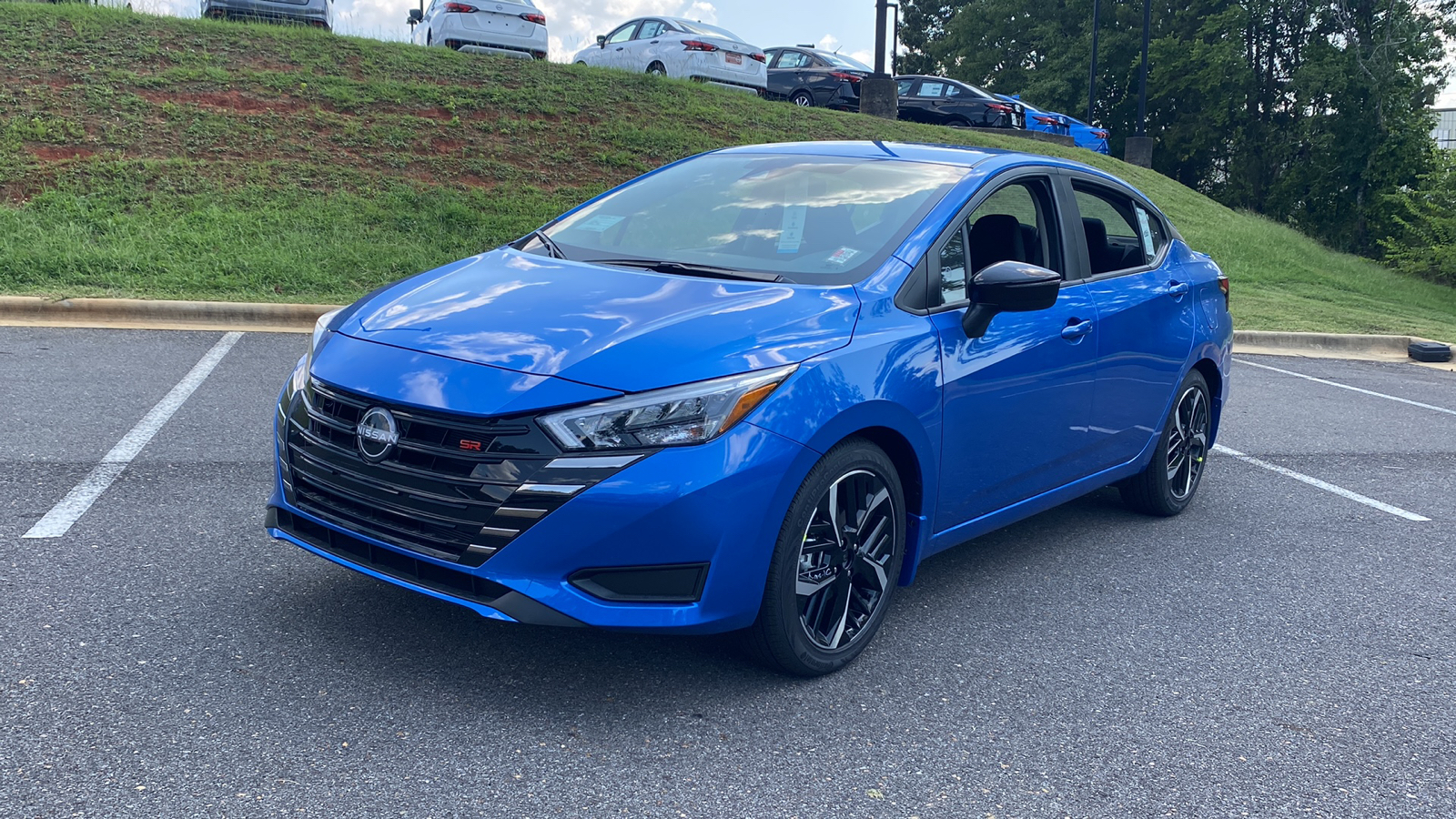 2024 Nissan Versa SR 4