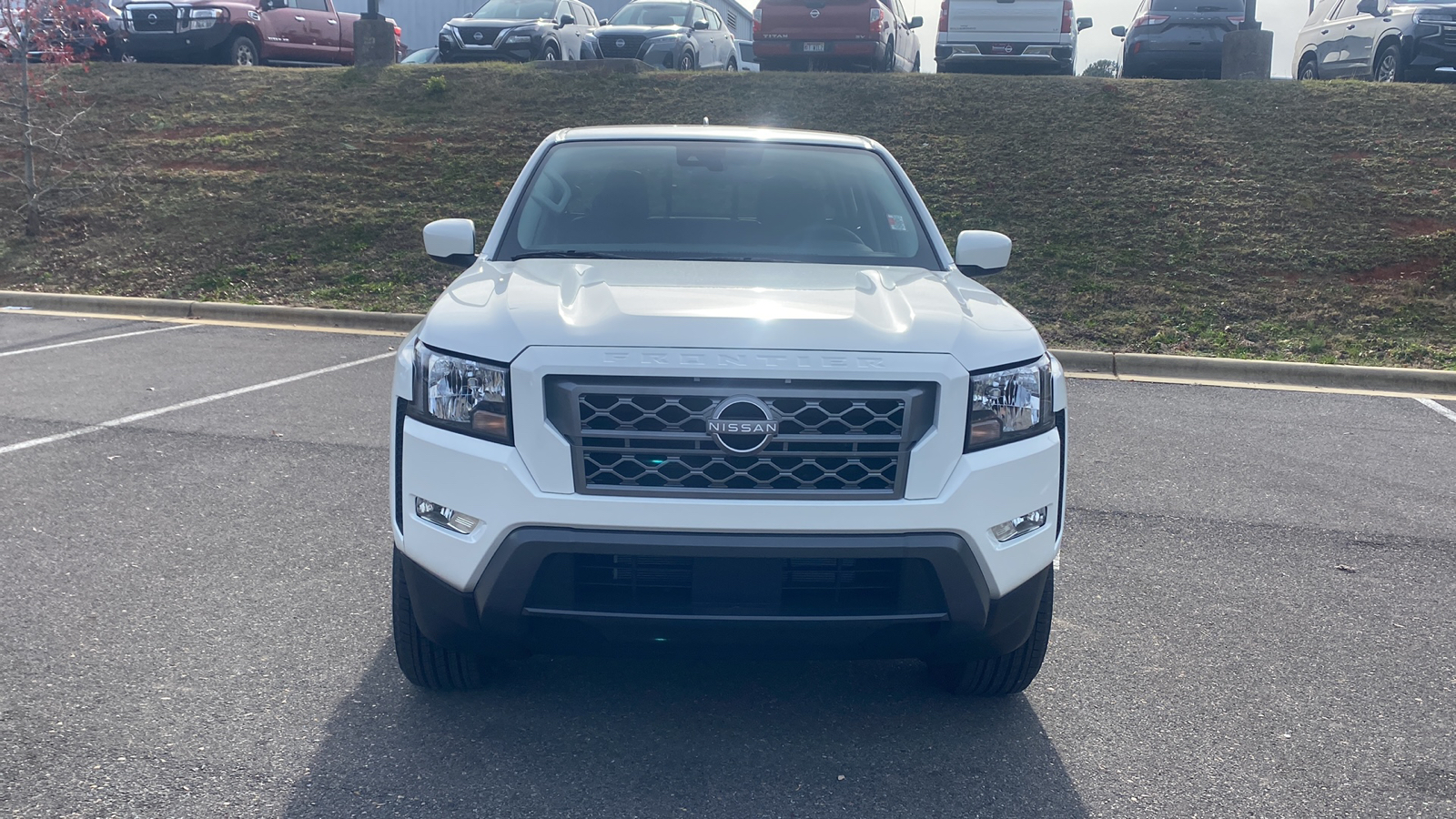 2024 Nissan Frontier SV 3