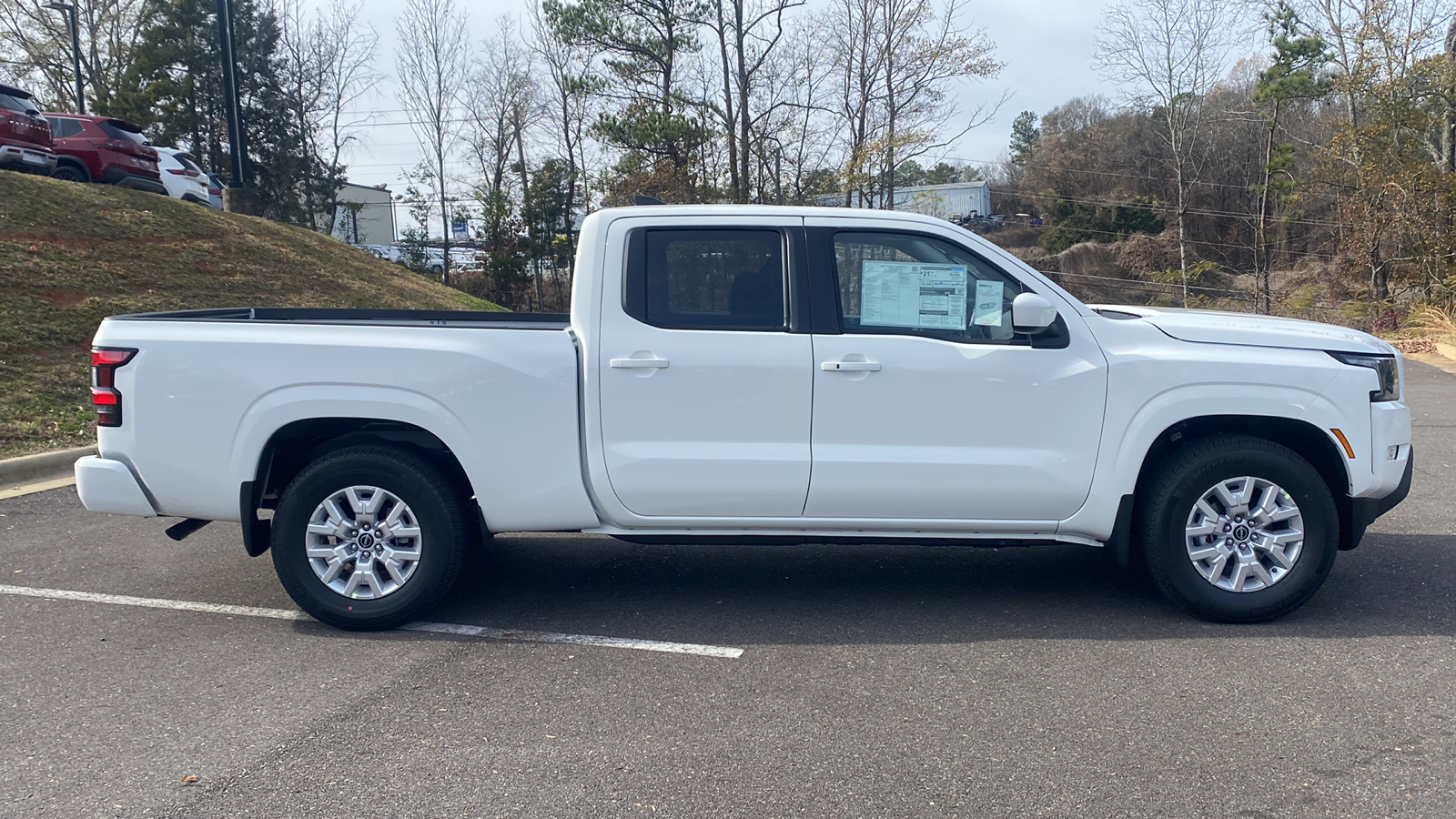 2024 Nissan Frontier SV 9