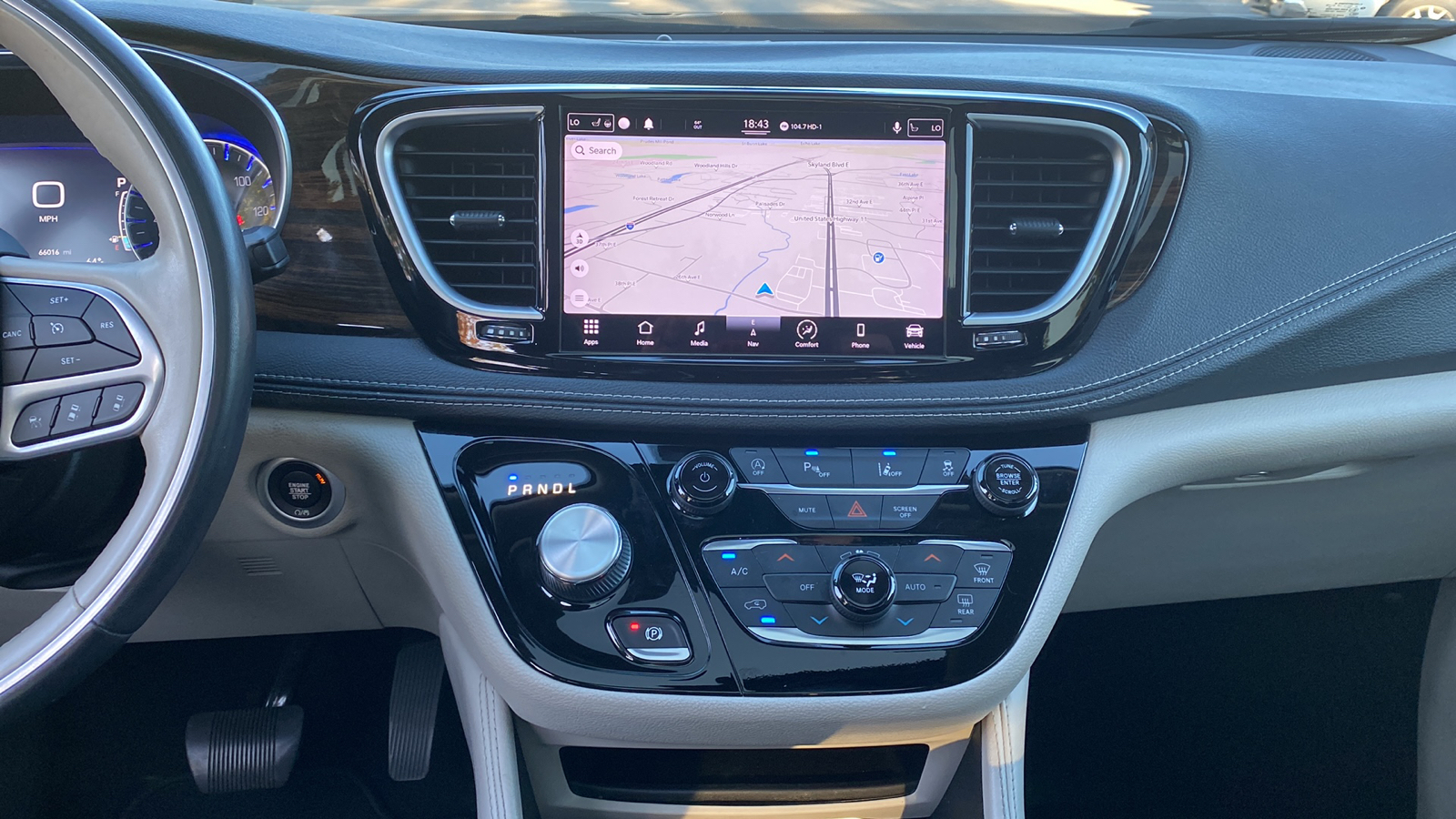 2021 Chrysler Pacifica Limited 28