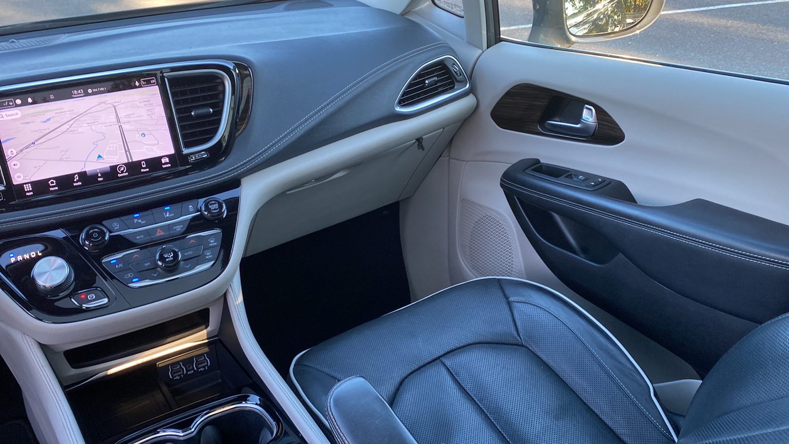 2021 Chrysler Pacifica Limited 30