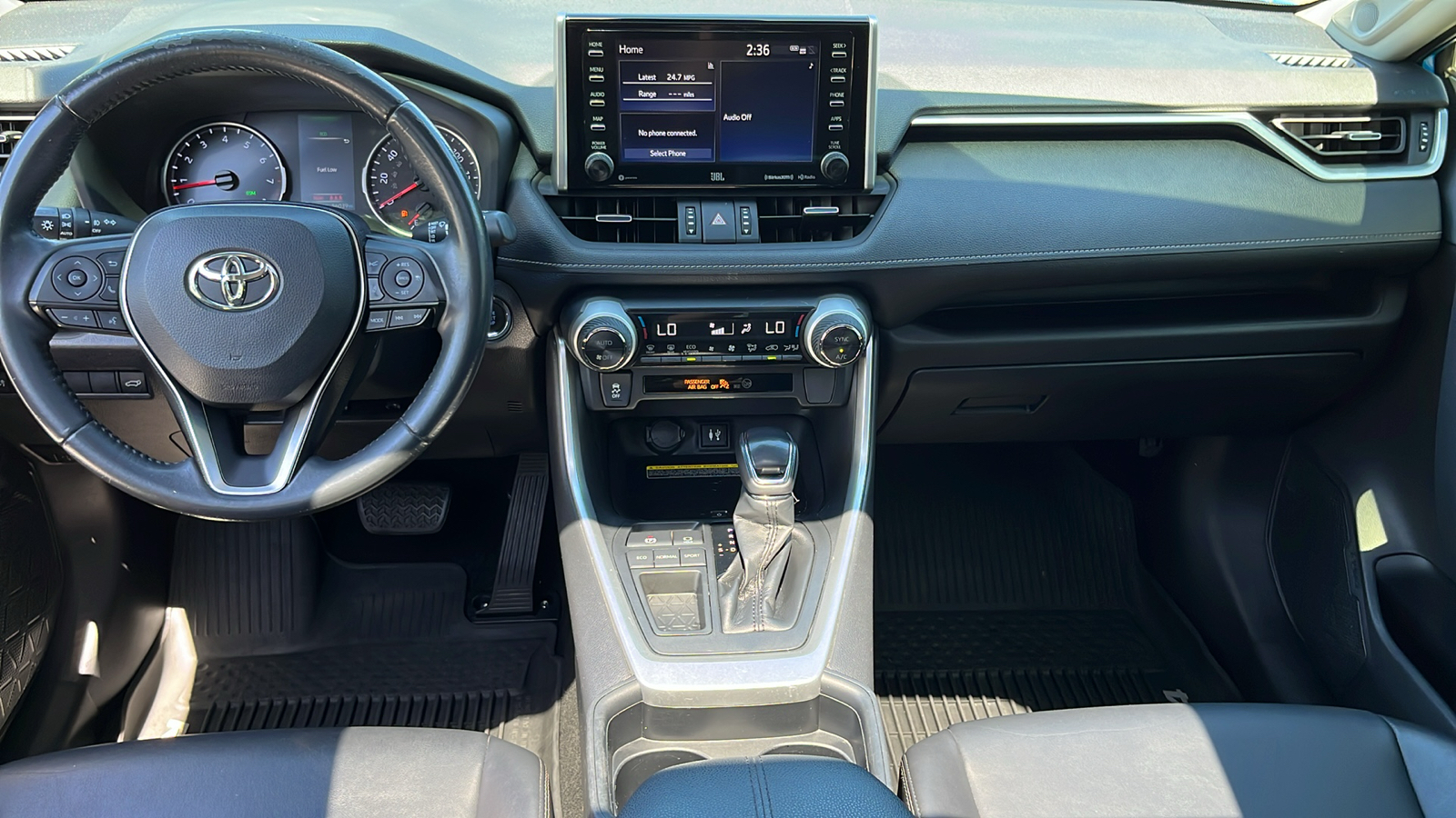 2019 Toyota RAV4 XLE Premium 27