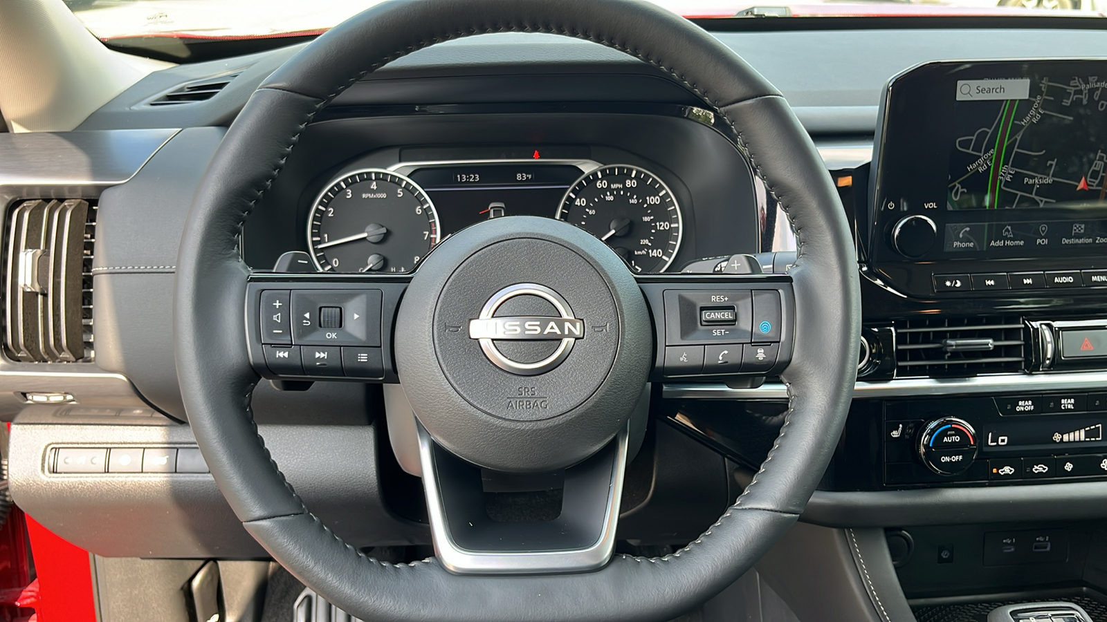 2023 Nissan Pathfinder SL 16