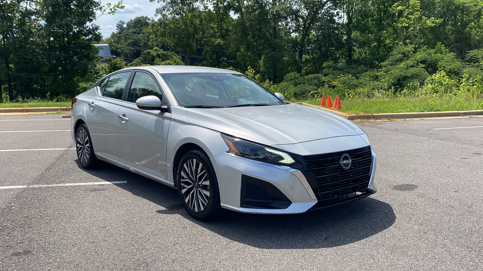 2023 Nissan Altima 2.5 SV 2