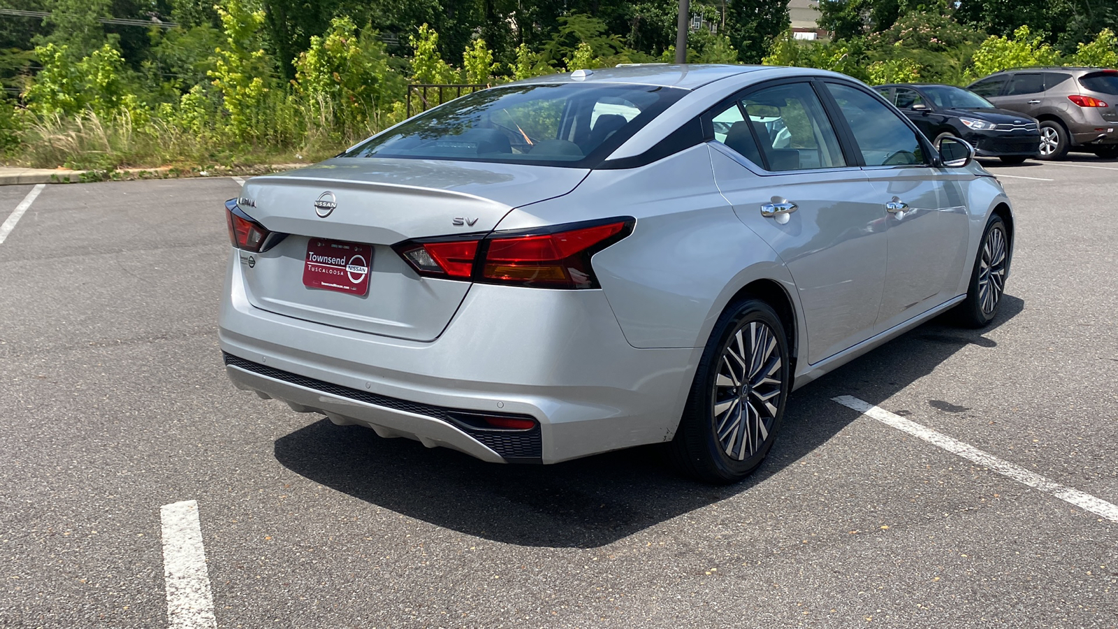 2023 Nissan Altima 2.5 SV 8