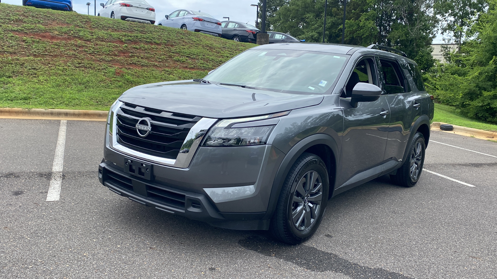 2023 Nissan Pathfinder SV 4