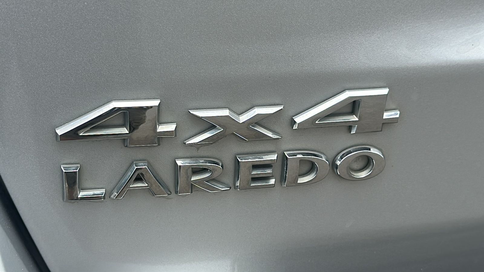 2012 Jeep Grand Cherokee Laredo 32