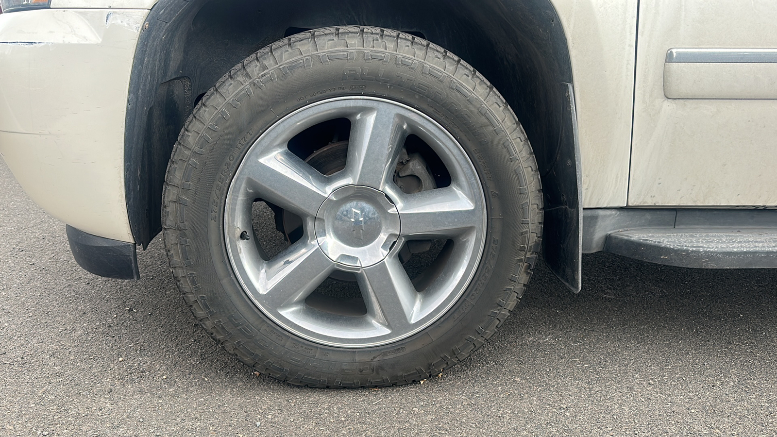 2012 Chevrolet Avalanche LTZ 2