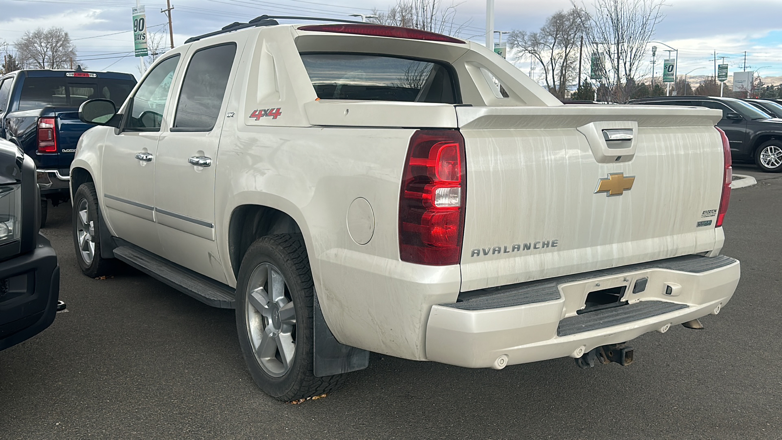 2012 Chevrolet Avalanche LTZ 4