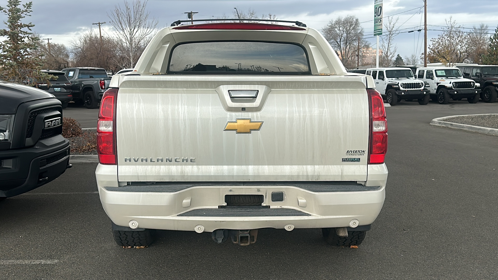 2012 Chevrolet Avalanche LTZ 6