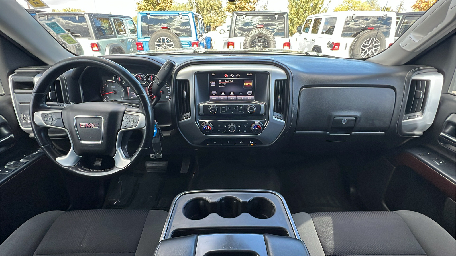 2014 GMC Sierra 1500 SLE 2WD Crew Cab 143.5 10