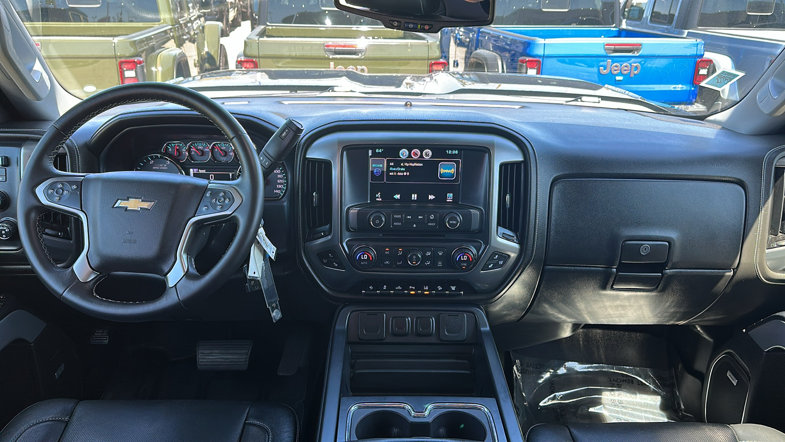 2015 Chevrolet Silverado 3500HD LTZ 4WD Crew Cab 153.7 10