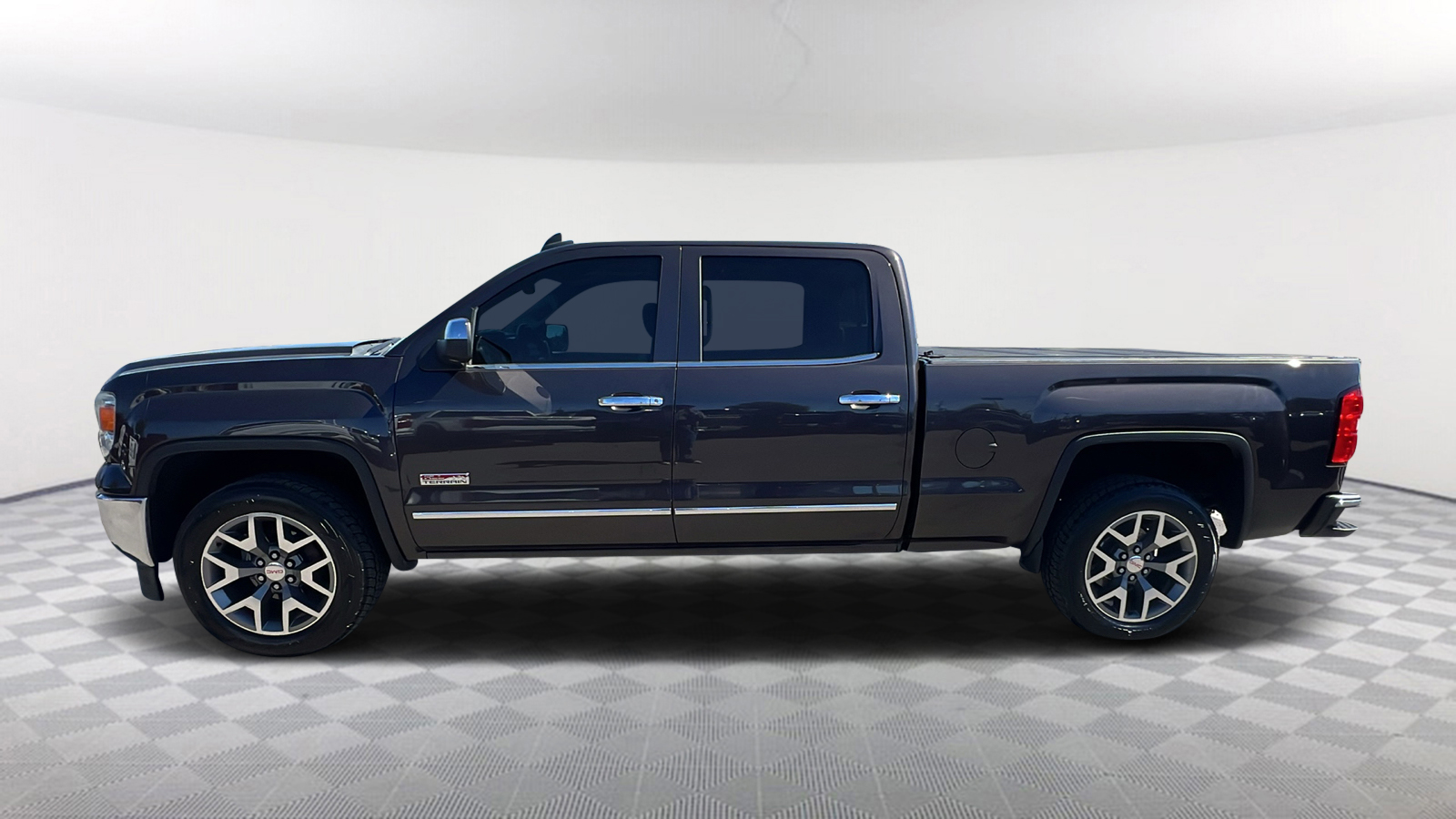 2015 GMC Sierra 1500 SLT 4WD Crew Cab 153.0 3