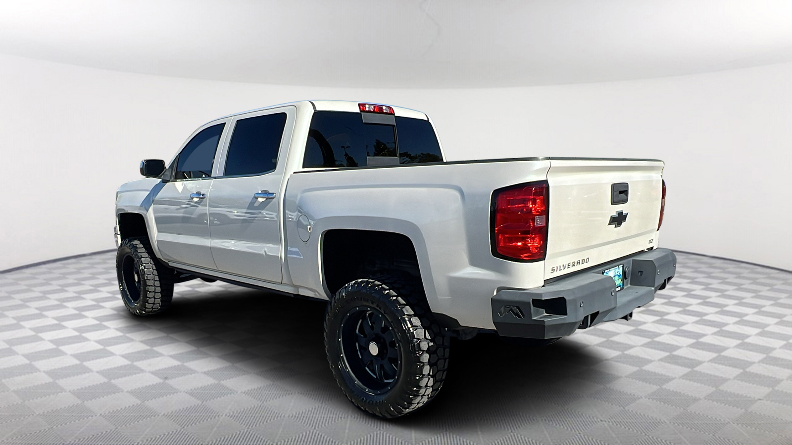 2015 Chevrolet Silverado 1500 LTZ 4WD Crew Cab 143.5 4