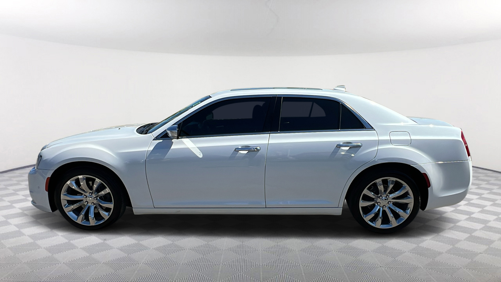 2015 Chrysler 300 300C Platinum 3