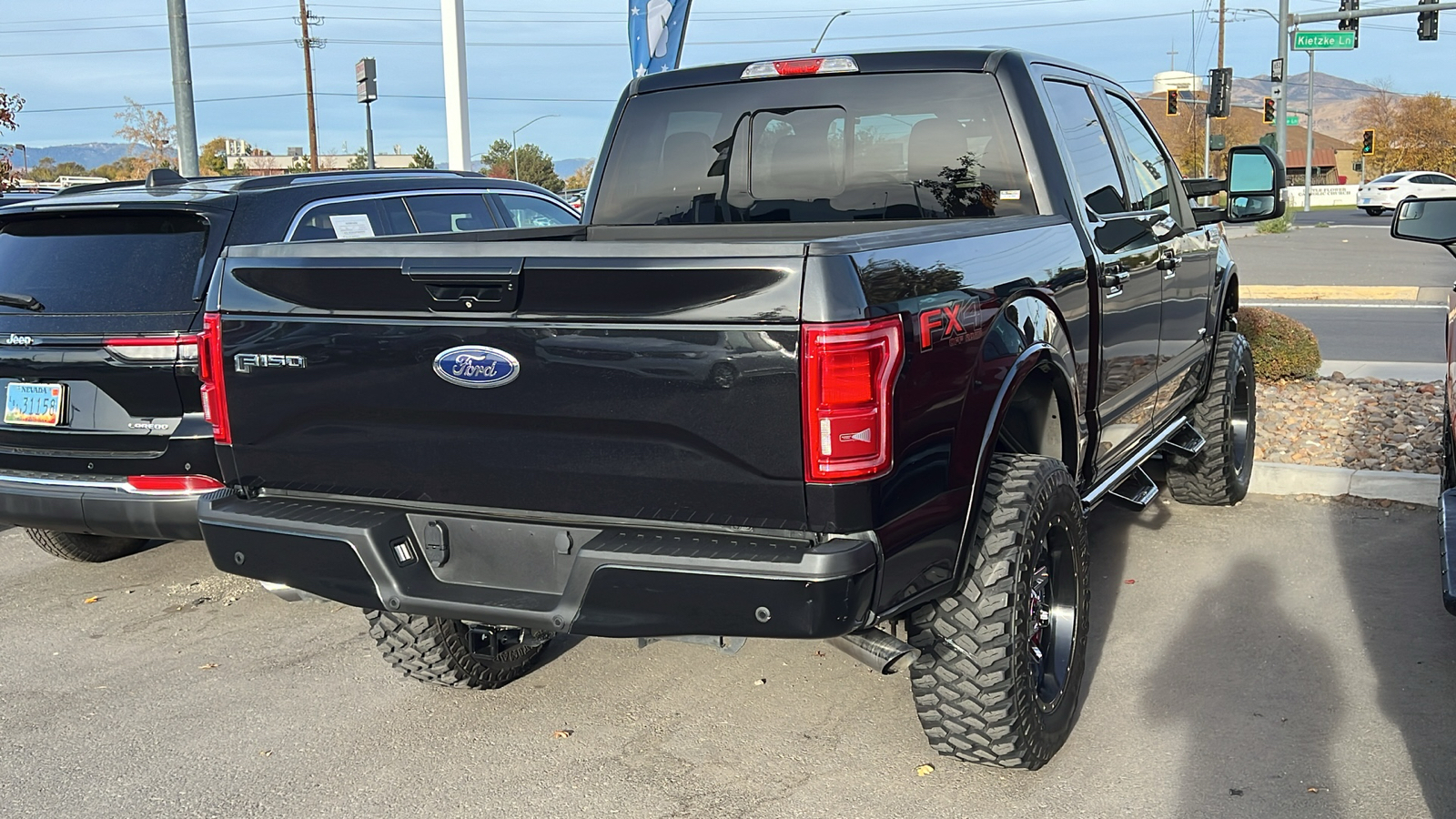 2015 Ford F-150 Lariat 4WD SuperCrew 145 9