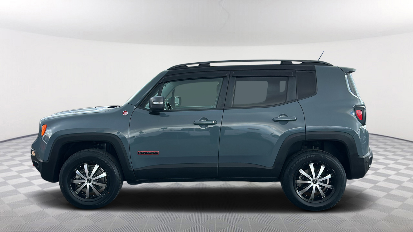 2015 Jeep Renegade Trailhawk 3