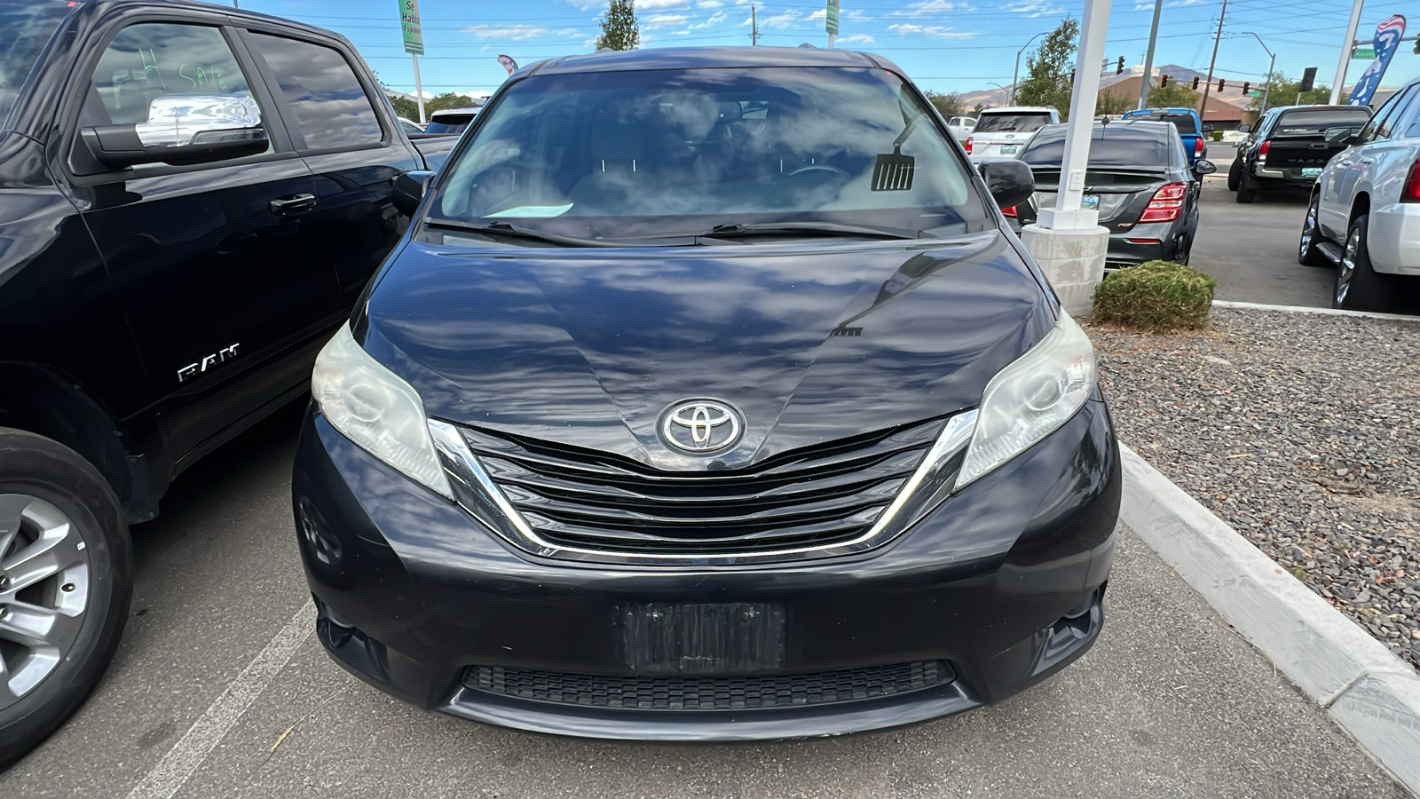 2015 Toyota Sienna LE 2