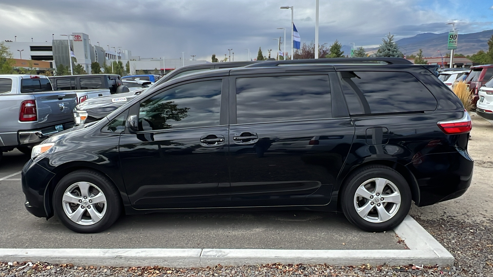 2015 Toyota Sienna LE 6