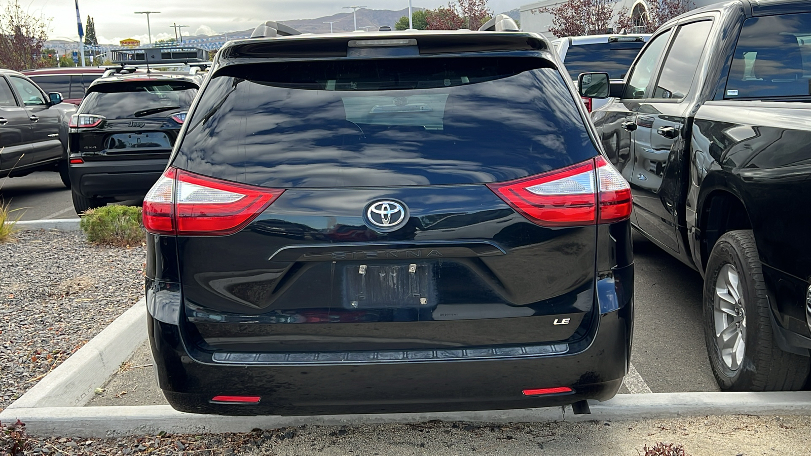 2015 Toyota Sienna LE 8