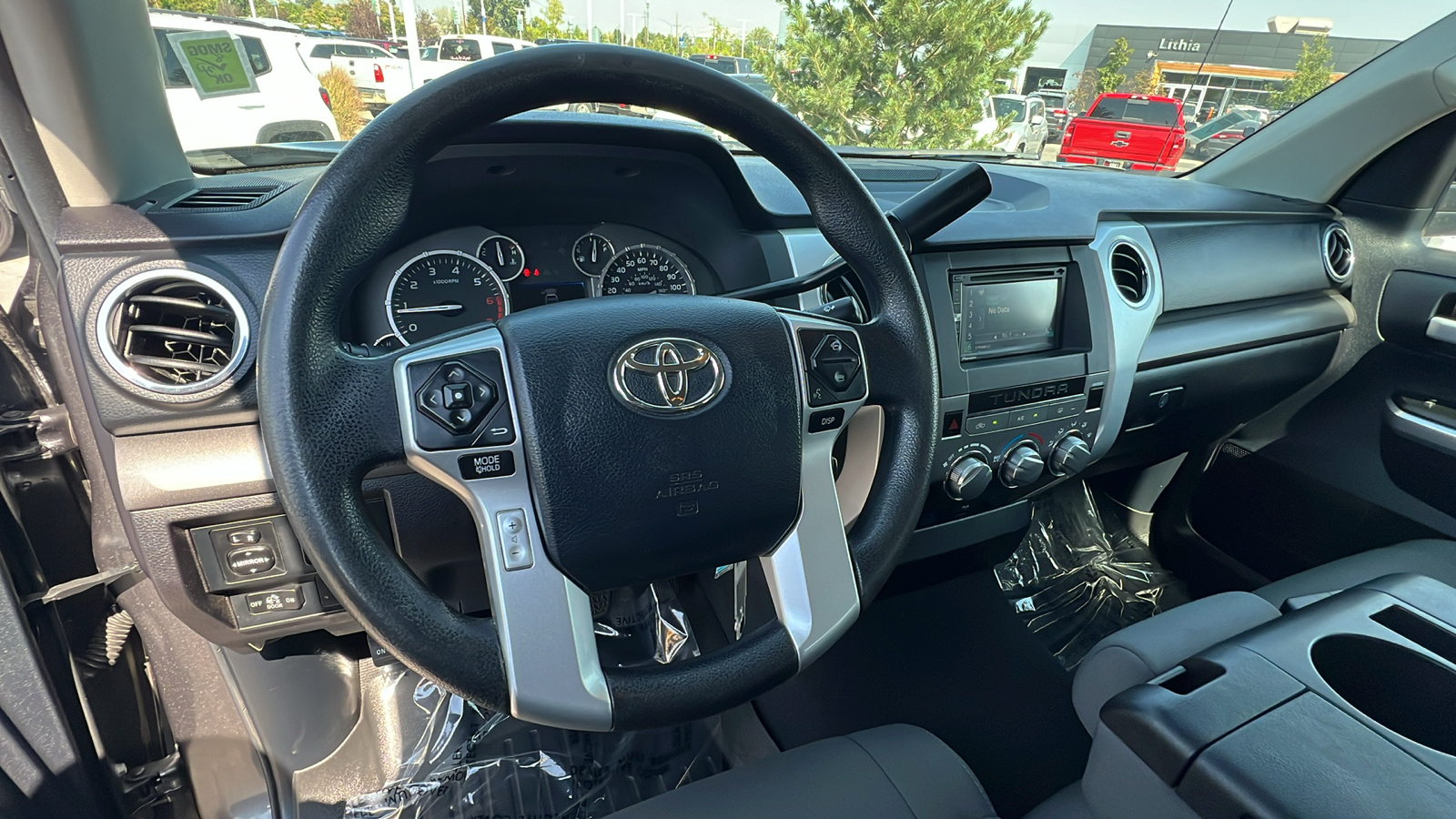 2015 Toyota Tundra SR5 CrewMax 5.7L V8 6-Spd AT 2