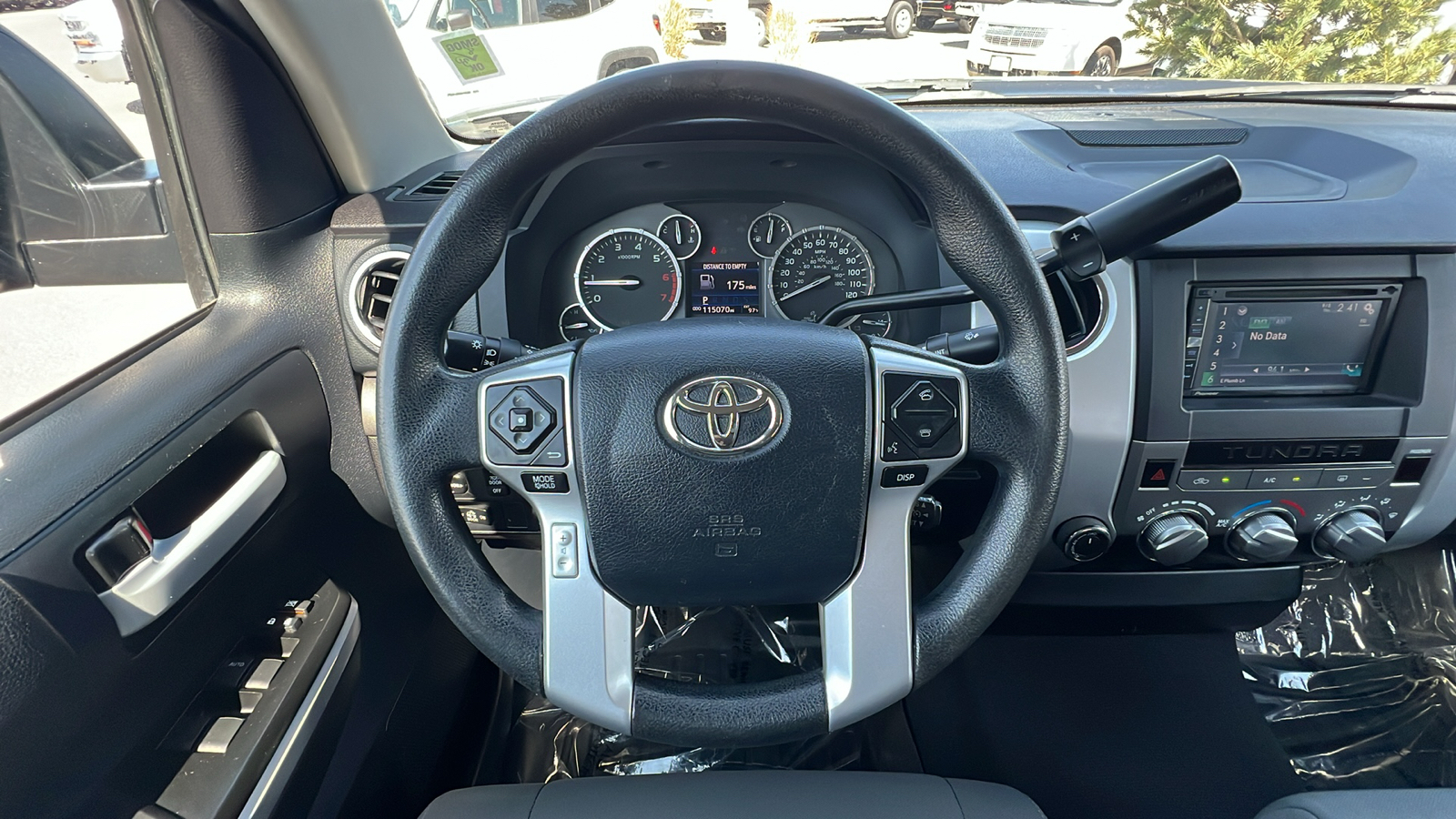 2015 Toyota Tundra SR5 CrewMax 5.7L V8 6-Spd AT 16