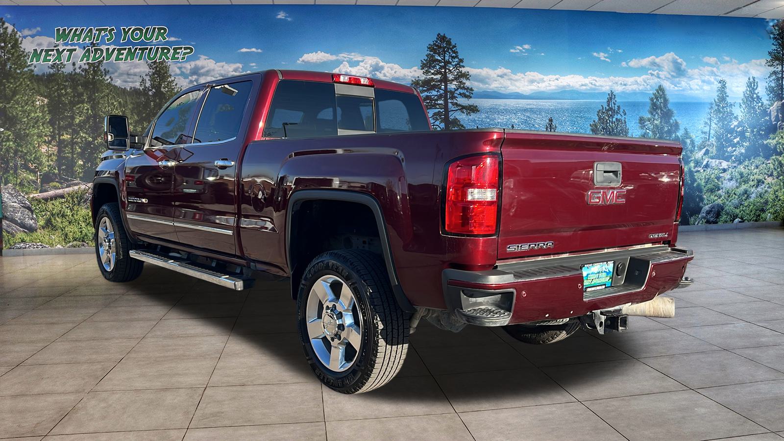 2016 GMC Sierra 2500HD Denali 4WD Crew Cab 153.7 4