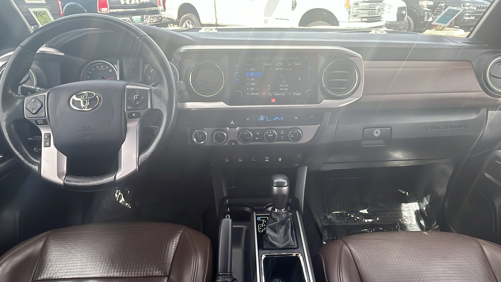 2016 Toyota Tacoma Limited 4WD Double Cab V6 AT 10