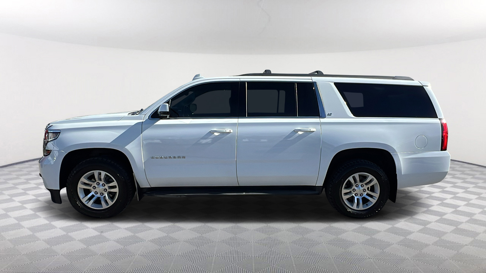 2016 Chevrolet Suburban LT 3