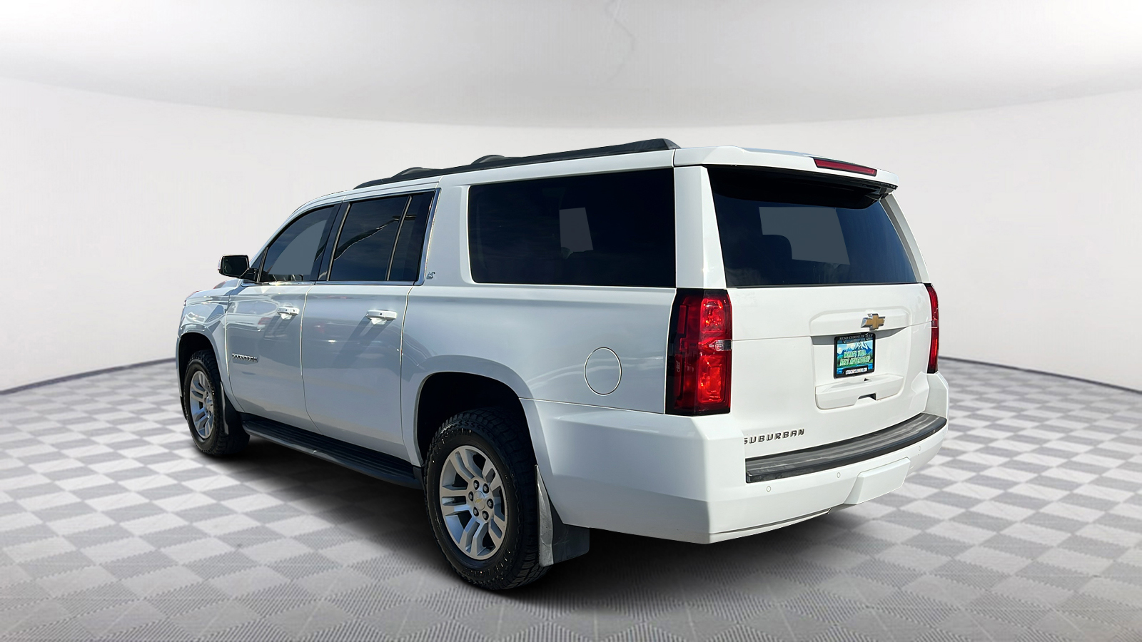 2016 Chevrolet Suburban LT 4