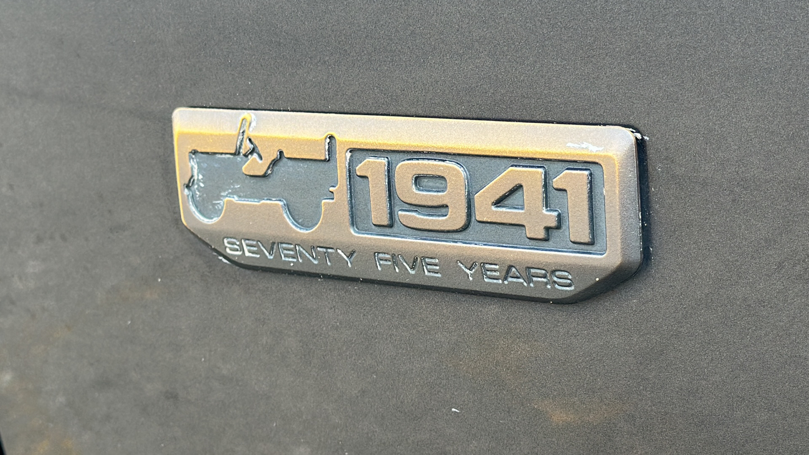 2017 Jeep Grand Cherokee 75th Anniversary Edition 29