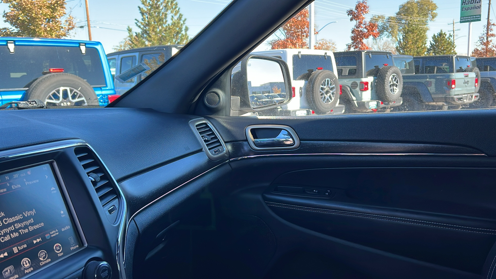 2017 Jeep Grand Cherokee Limited 31