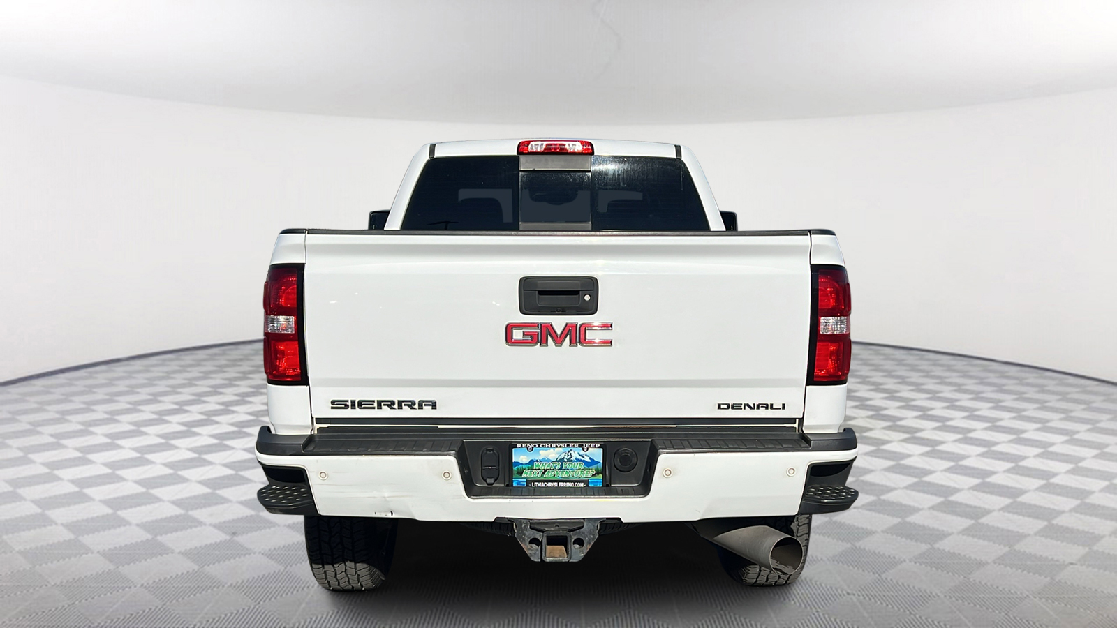 2017 GMC Sierra 2500HD Denali 4WD Crew Cab 153.7 5