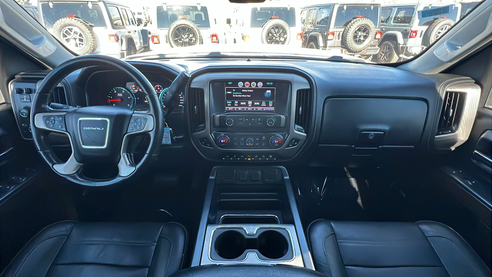 2017 GMC Sierra 2500HD Denali 4WD Crew Cab 153.7 10