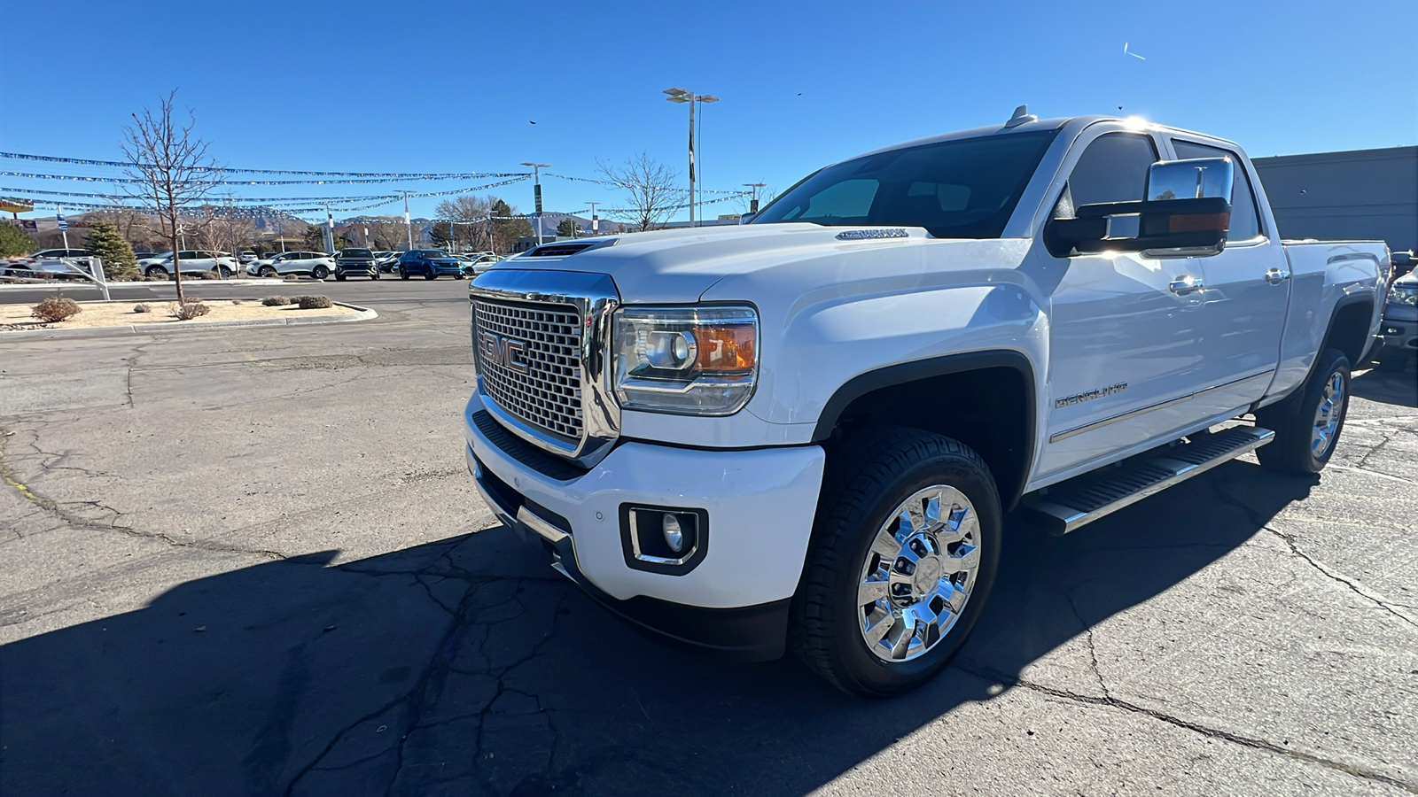 2017 GMC Sierra 2500HD Denali 4WD Crew Cab 153.7 22