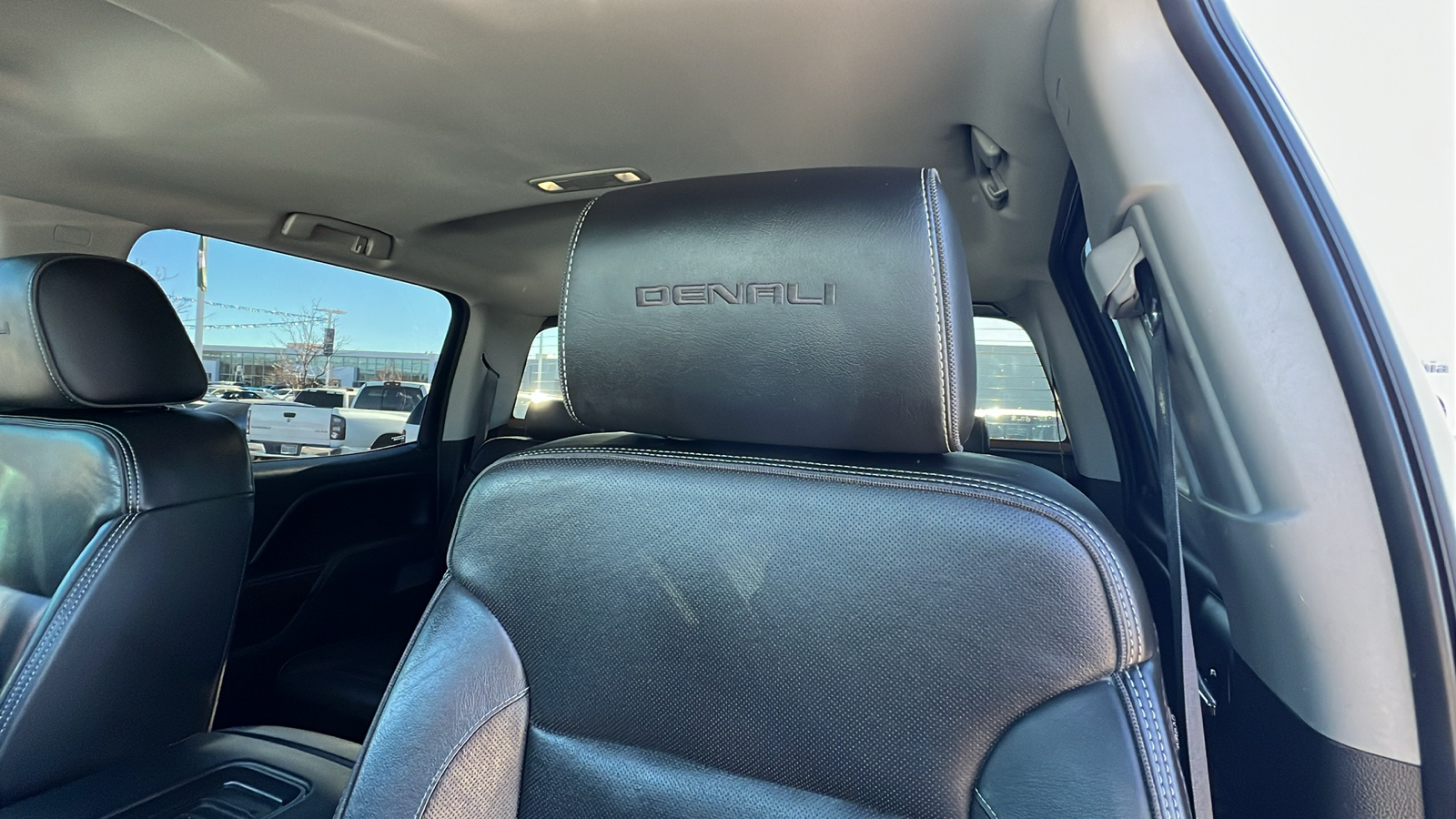 2017 GMC Sierra 2500HD Denali 4WD Crew Cab 153.7 28