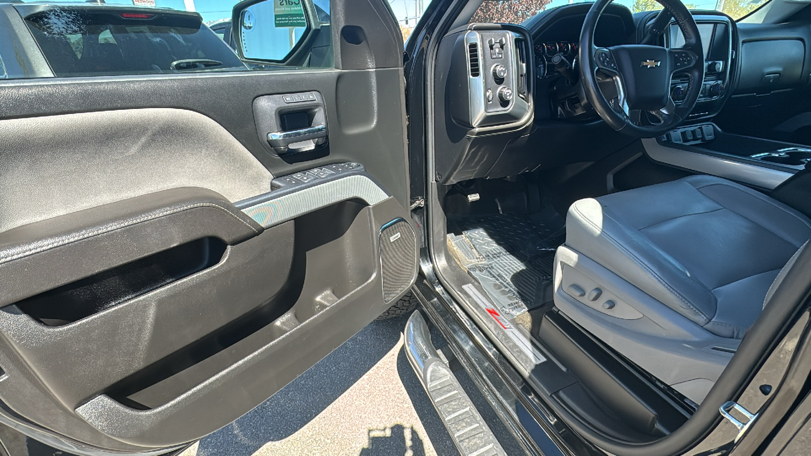 2017 Chevrolet Silverado 2500HD LTZ 4WD Crew Cab 153.7 25