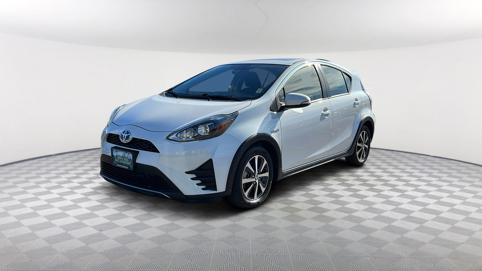 2018 Toyota Prius c Three 1