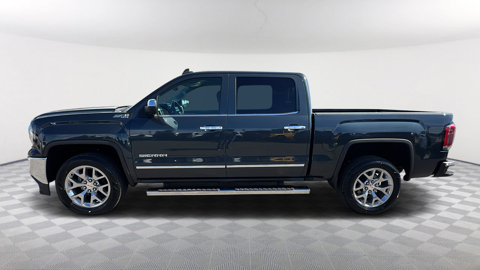 2018 GMC Sierra 1500 SLT 4WD Crew Cab 143.5 3