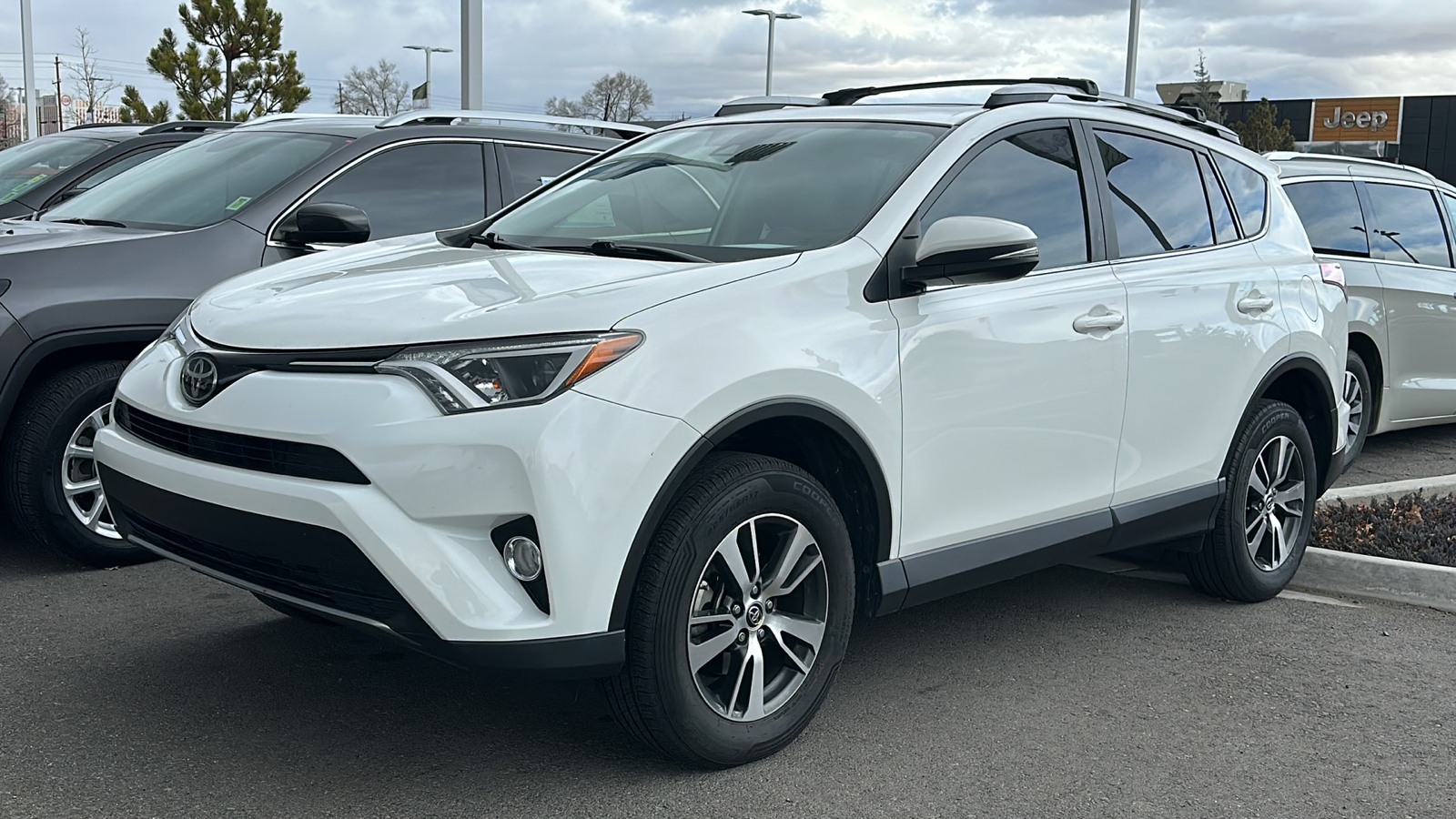 2018 Toyota RAV4 XLE 1